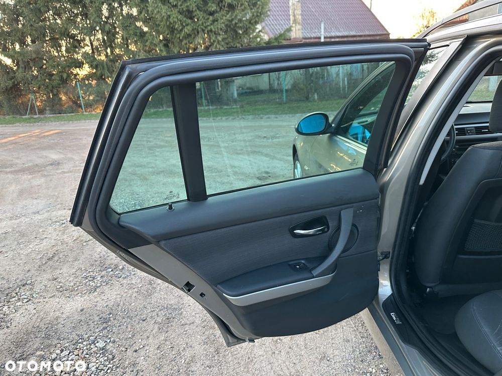 BMW Seria 3 318i Edition Lifestyle - 16