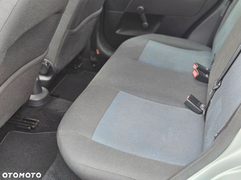 Ford Fiesta 1.4 - 11