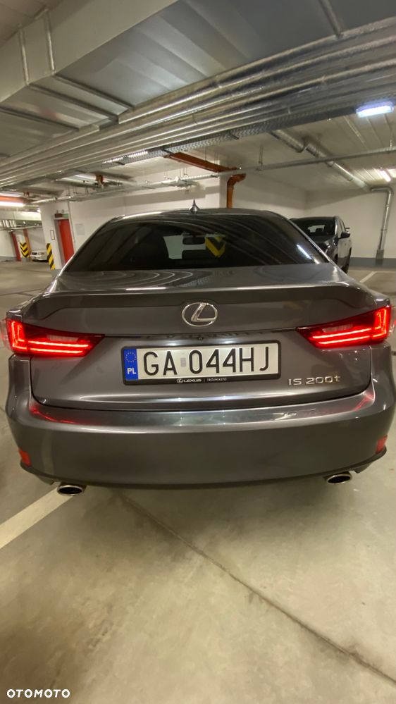 Lexus IS 200t Prestige - 11