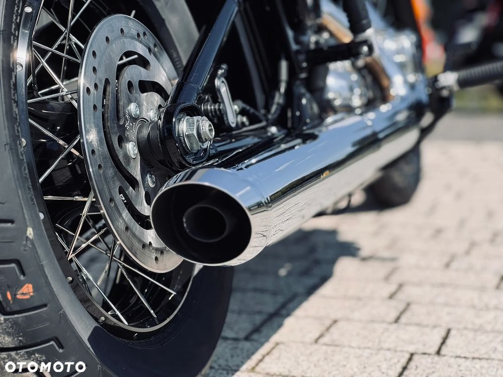 Harley-Davidson Softail Street Bob - 10