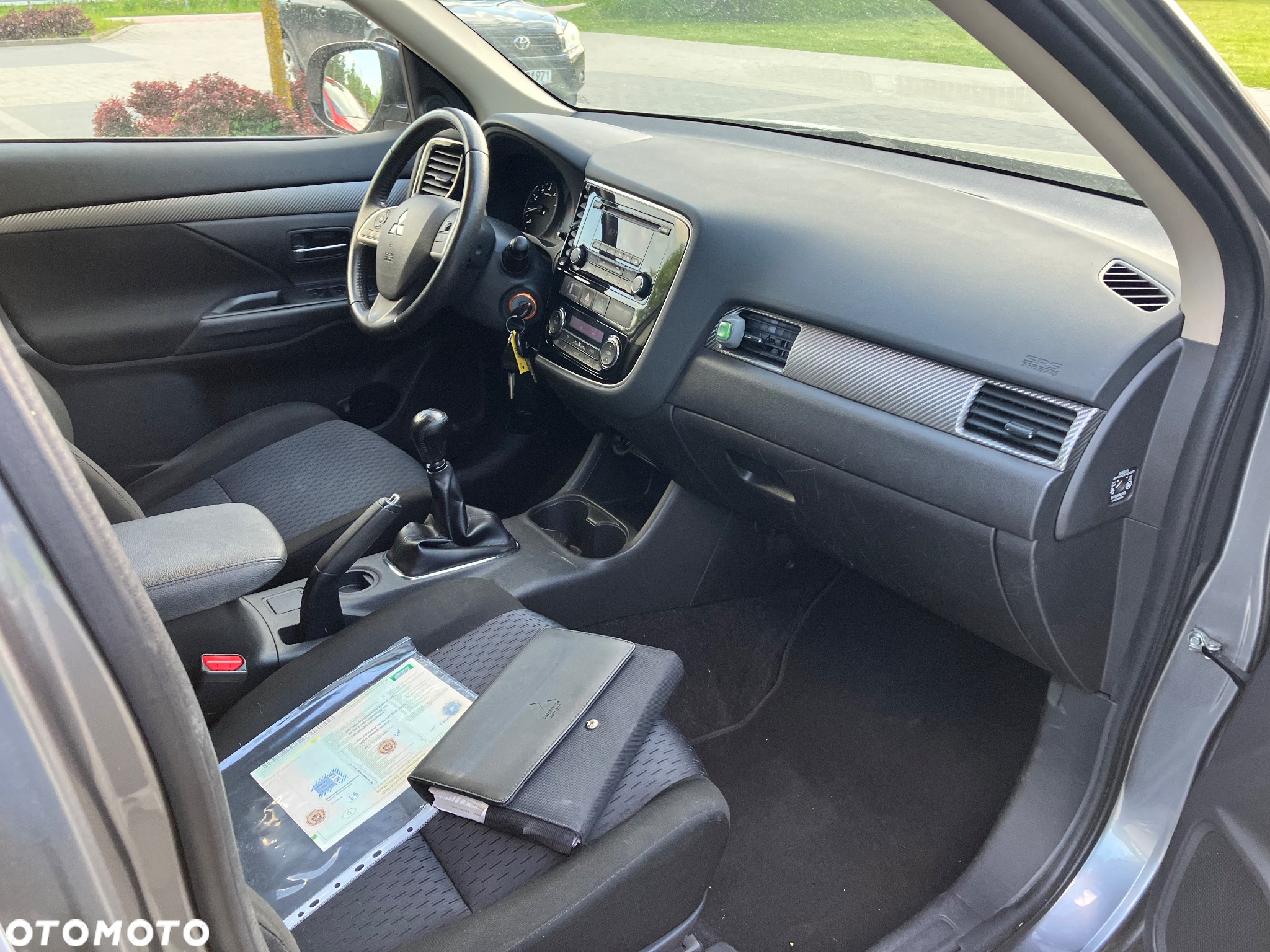 Mitsubishi Outlander - 11