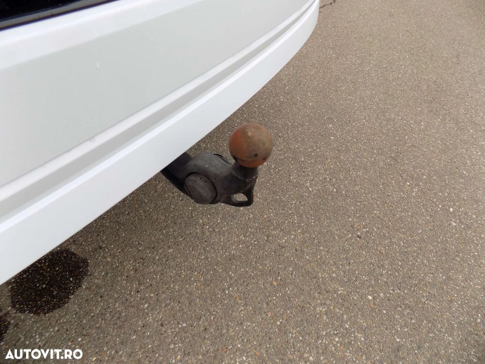 Skoda Octavia Combi 2.0 TDI DSG Ambition - 29