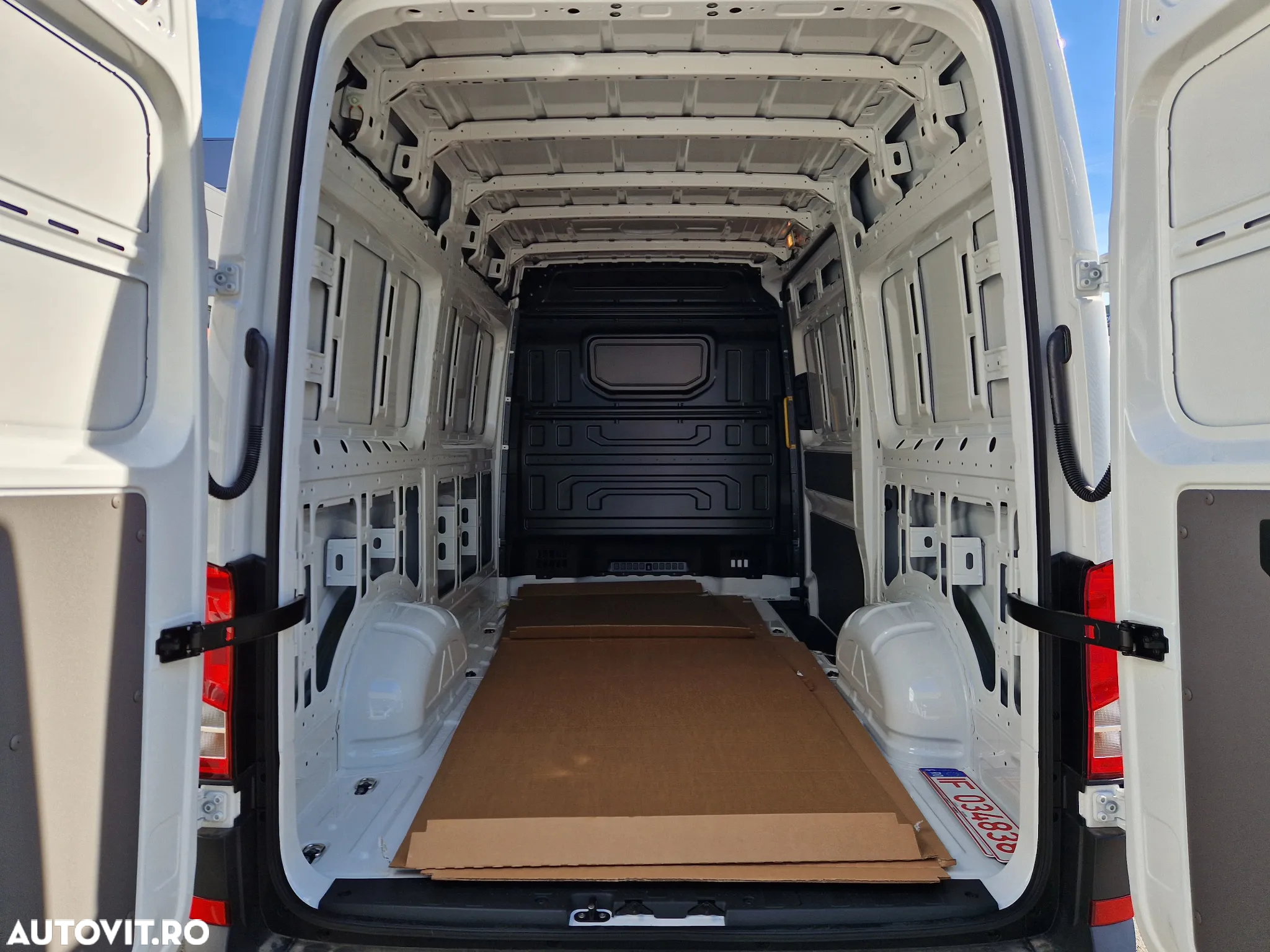 Volkswagen Crafter 3.5 CD Bena L3 FWD 103kW - 10