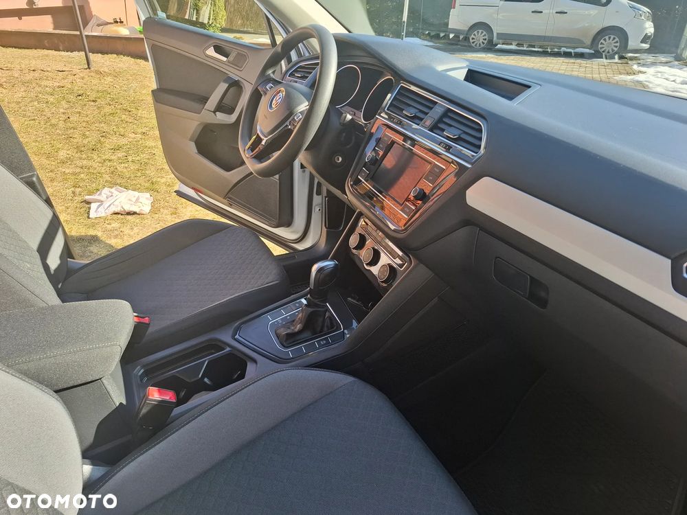 Volkswagen Tiguan - 16