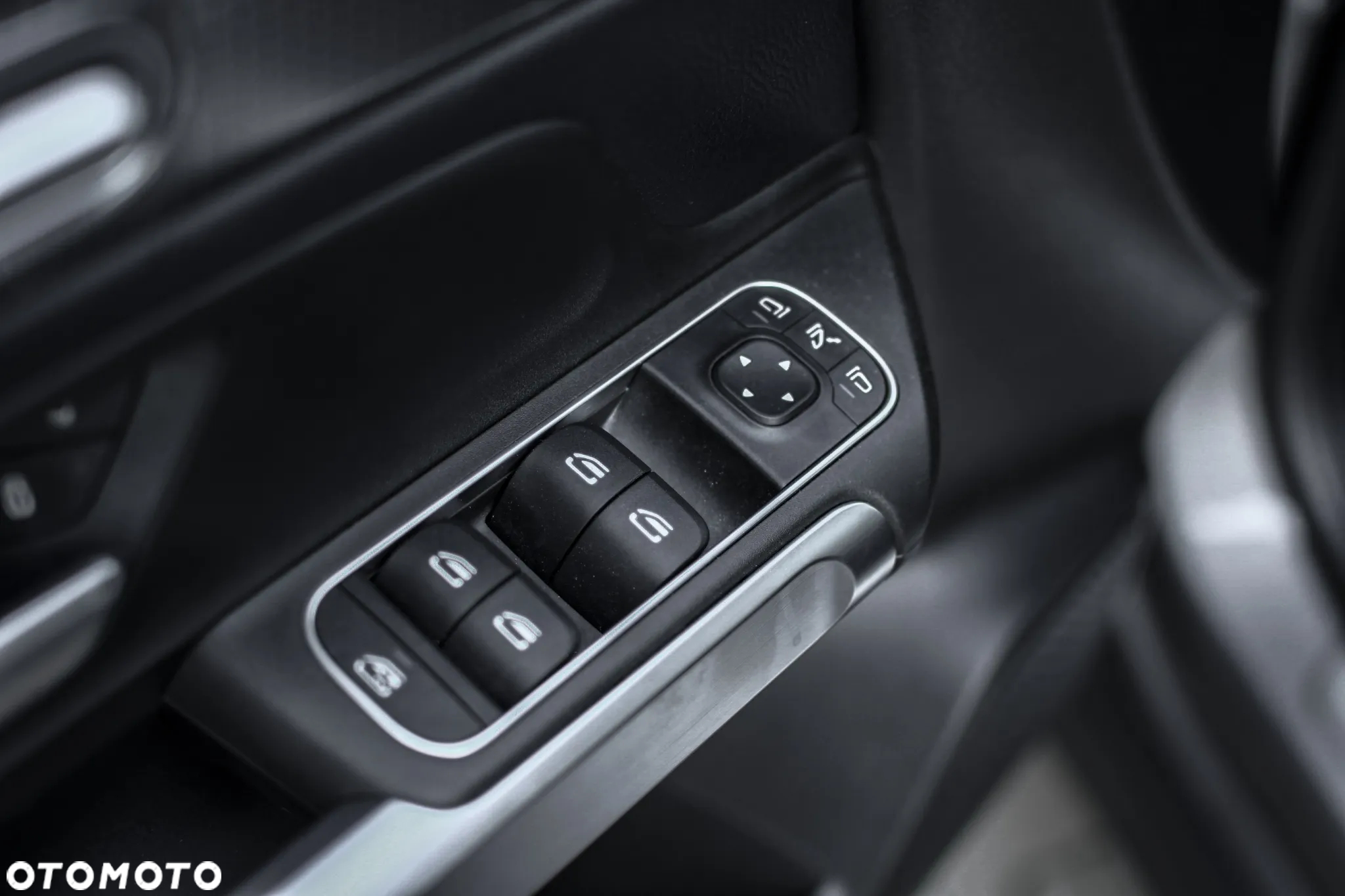 Mercedes-Benz GLB 250 4-Matic 8G-DCT - 22