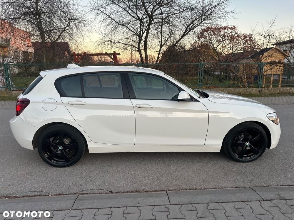 BMW Seria 1 116i - 26