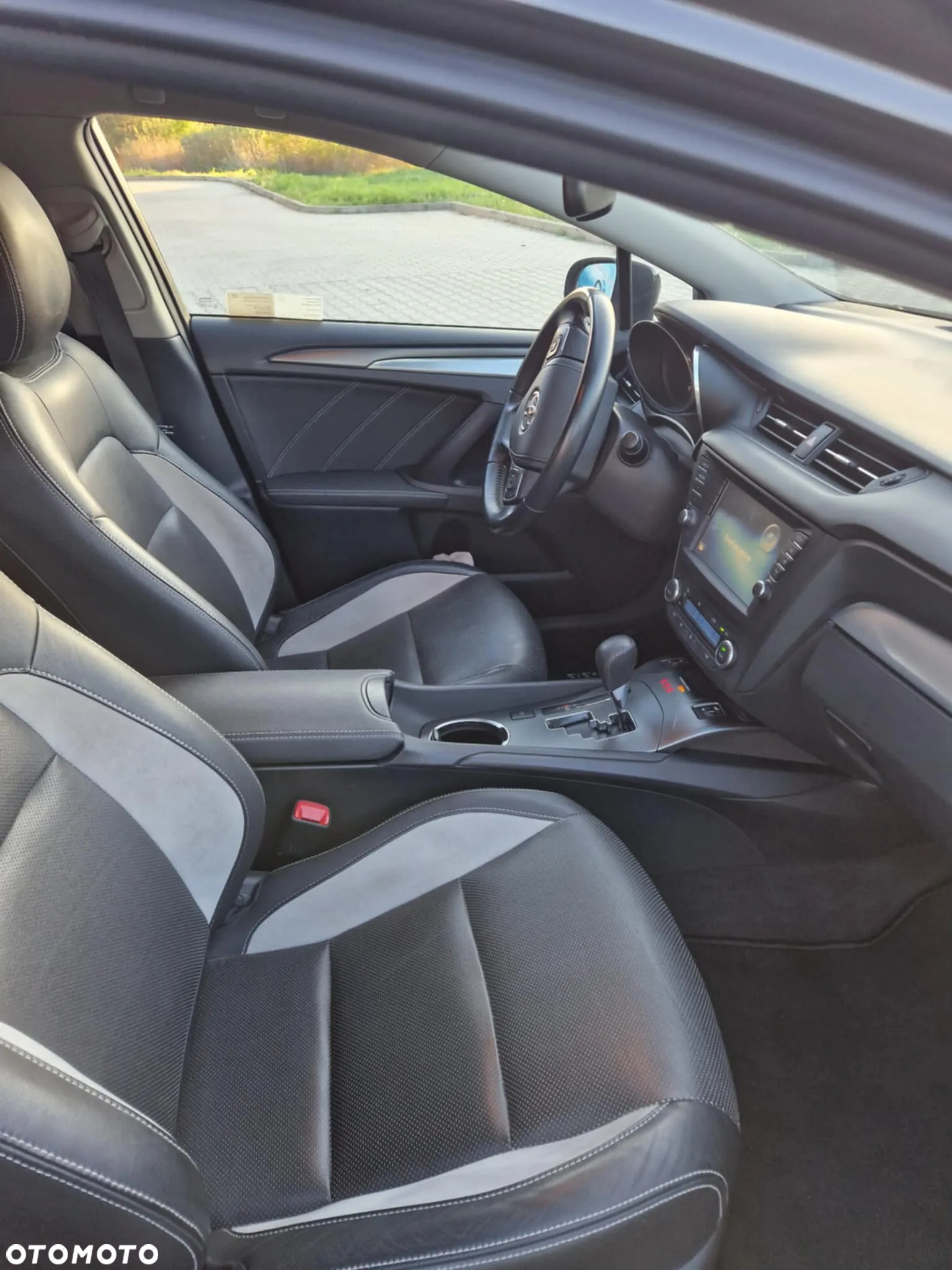 Toyota Avensis 2.0 Prestige MS - 21
