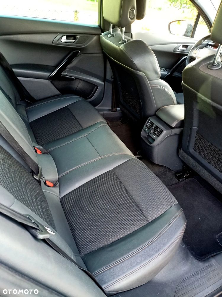Peugeot 508 RXH Hybrid4 - 11