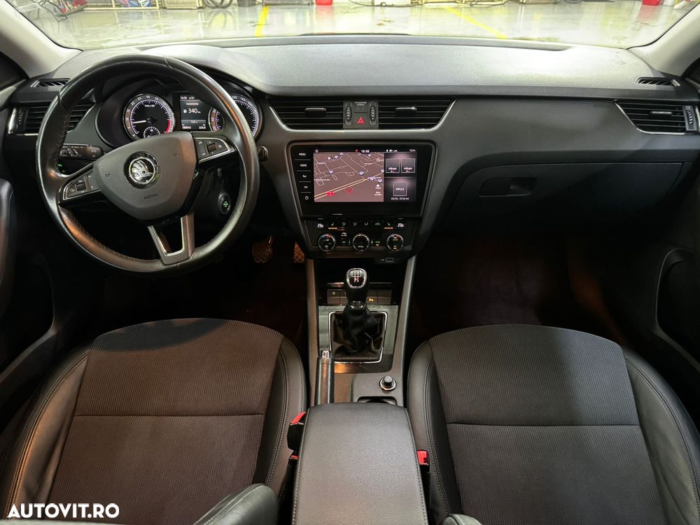 Skoda Octavia Combi Diesel 1.6 TDI Style - 27