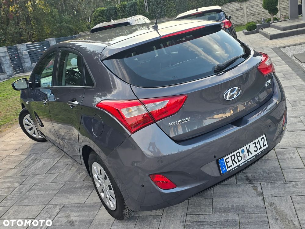 Hyundai i30 blue 1.4 Style - 15