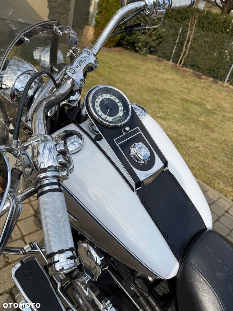 Harley-Davidson Softail Deluxe - 11