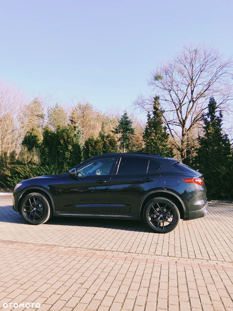 Alfa Romeo Stelvio - 16