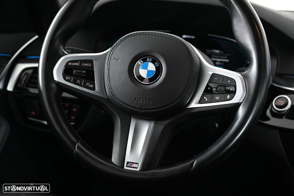 BMW 520 e Pack M - 15