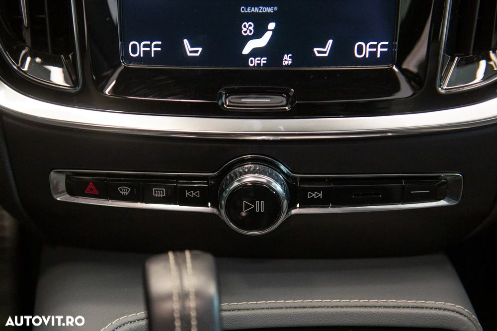 Volvo S60 T8 Recharge AWD Geartronic RDesign - 26