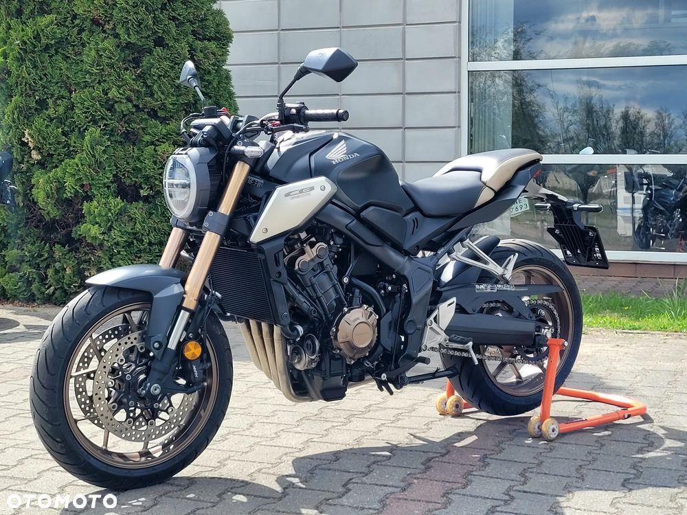 Honda CB - 11