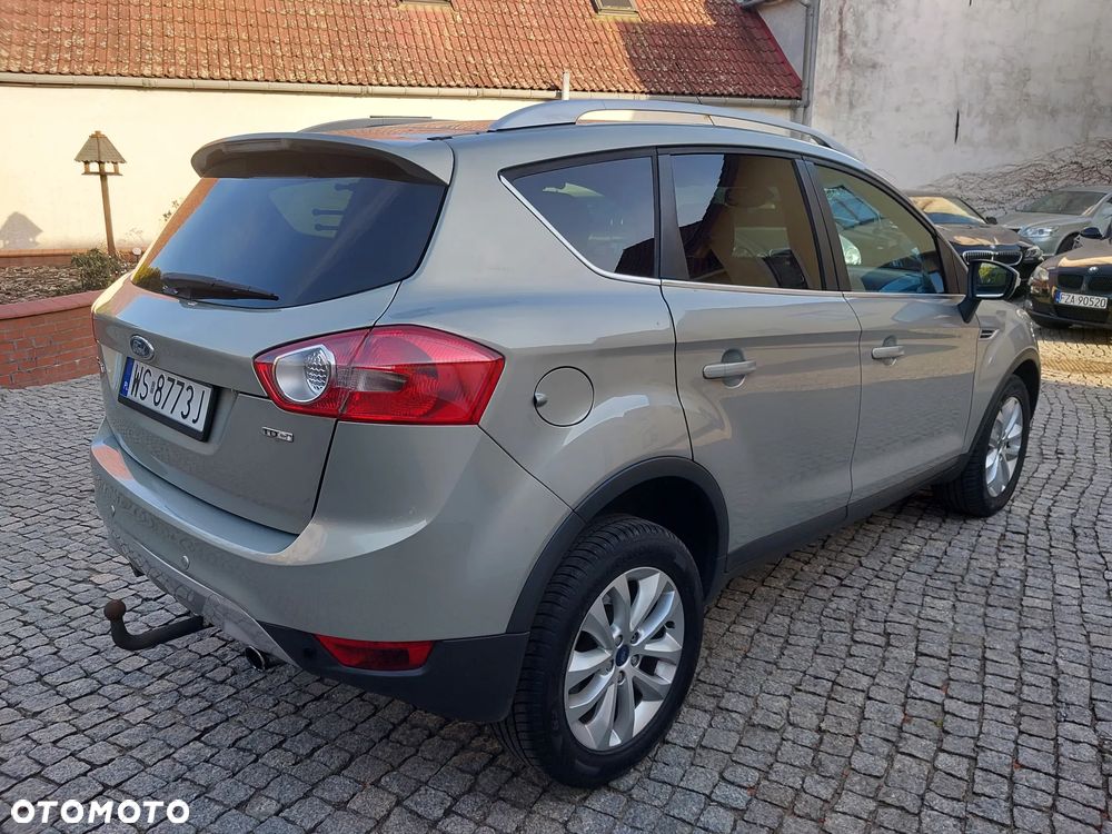 Ford Kuga 2.0 TDCi 2x4 Titanium - 9