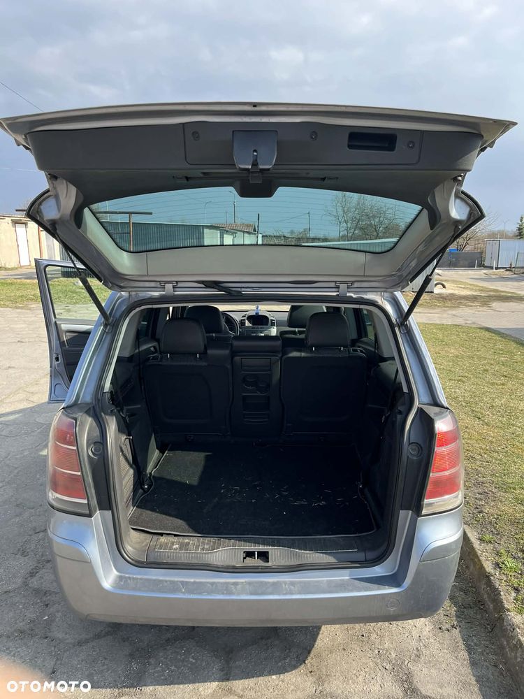Opel Zafira 1.9 CDTI - 11