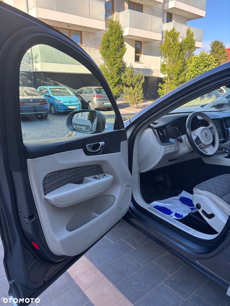 Volvo XC 60 D4 AWD Inscription - 4
