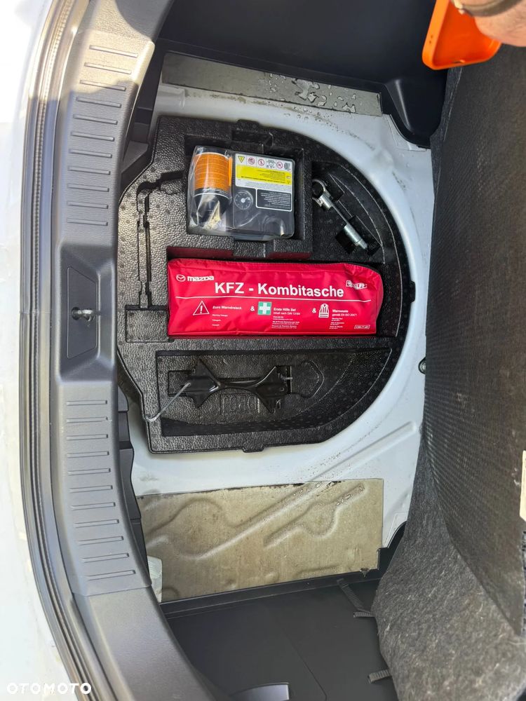 Mazda 2 - 8