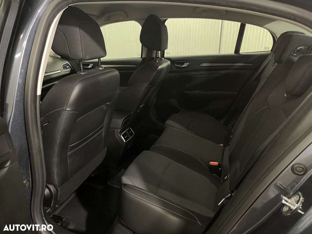 Renault Megane TCe 140 EDC GPF Equilibre - 12