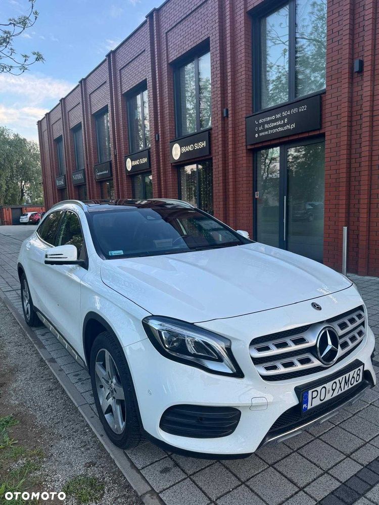Mercedes-Benz GLA - 8