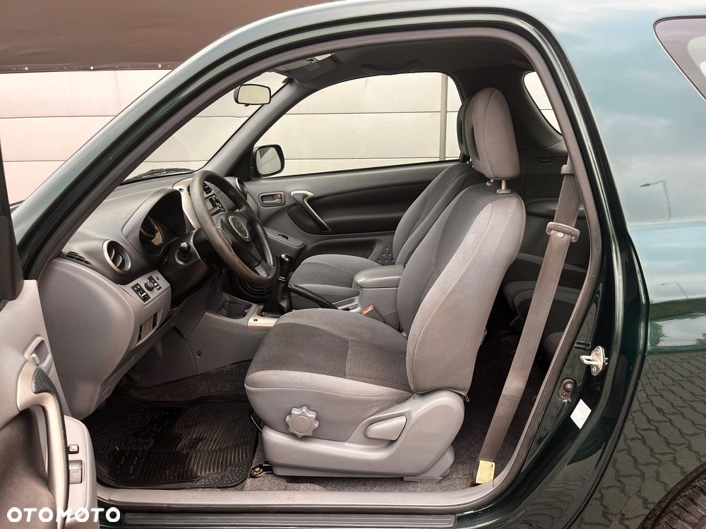 Toyota RAV4 1.8 VVT-i 4x2 - 25