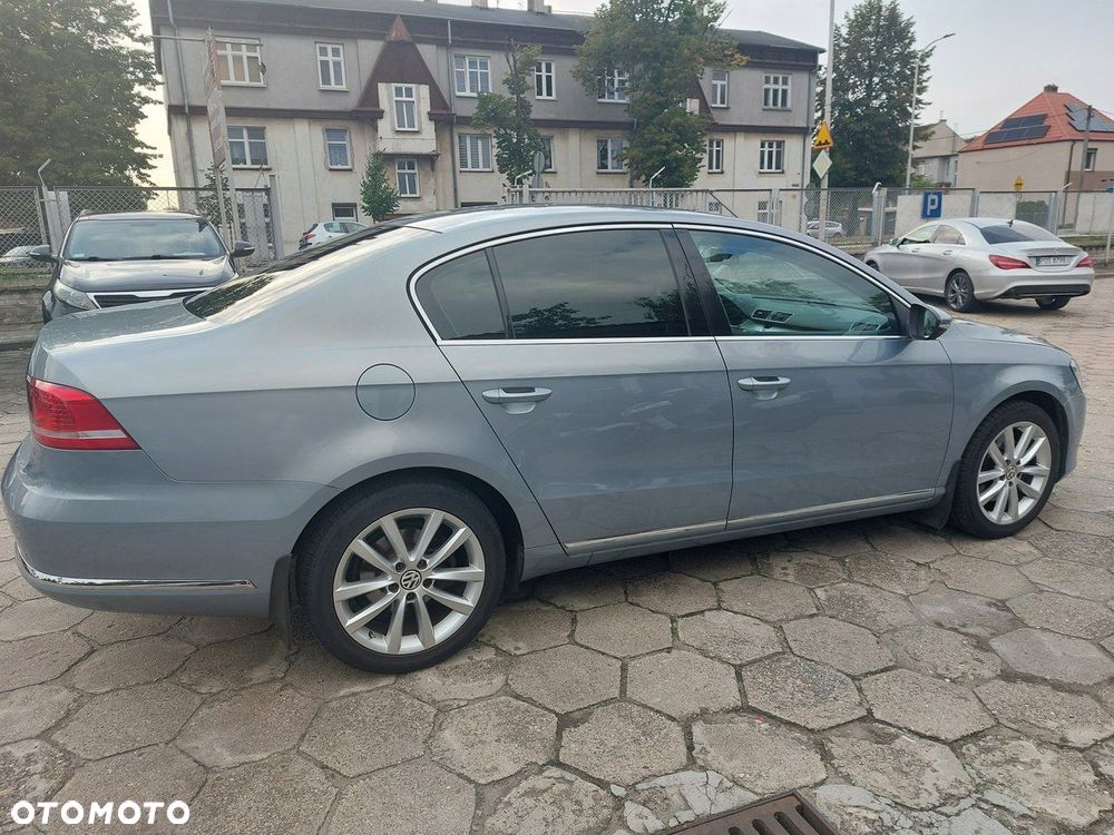 Volkswagen Passat - 8