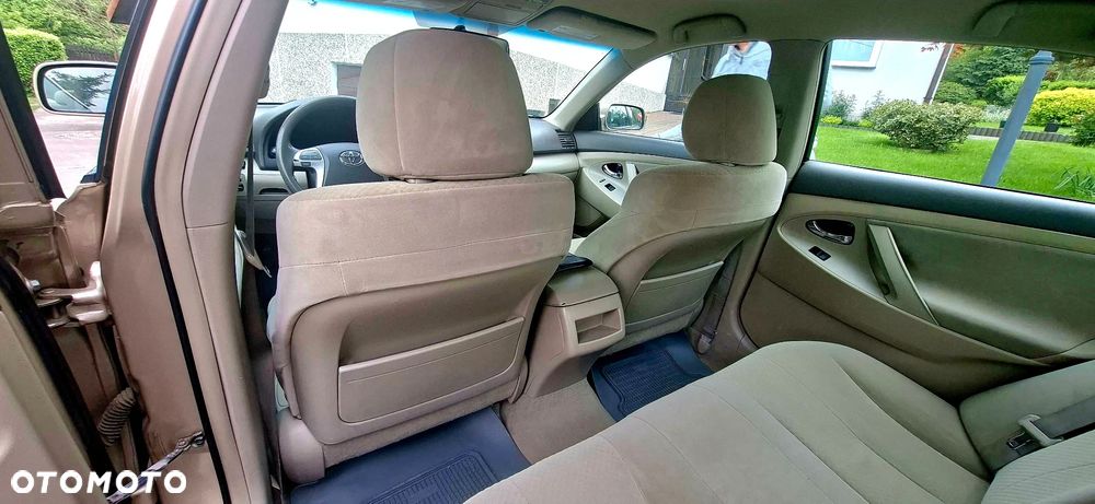 Toyota Camry - 5