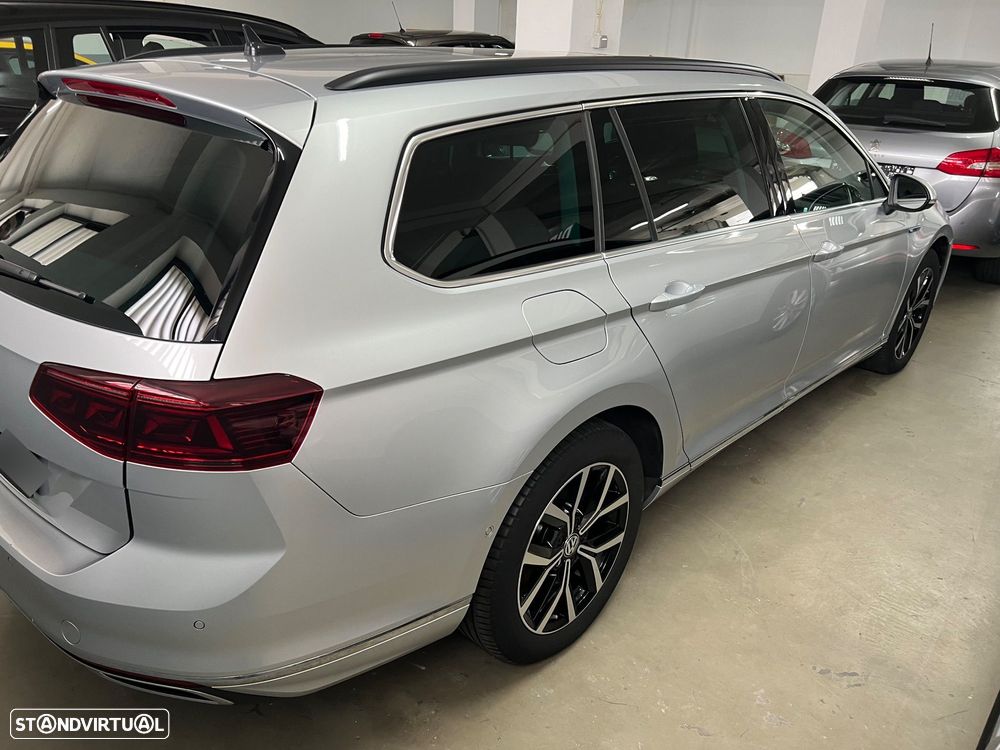 VW Passat Variant - 8