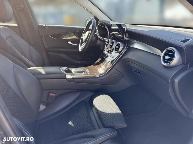 Mercedes-Benz GLC 300 4MATIC - 12