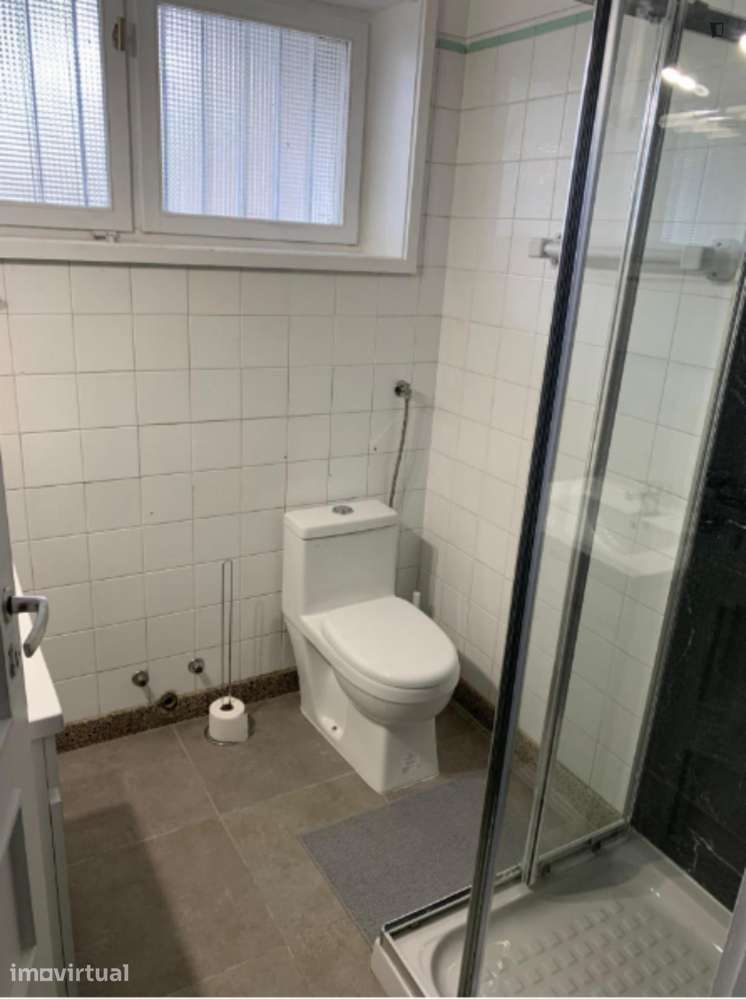 Quarto - localizado em Paranhos Porto - Grande imagem: 4/31