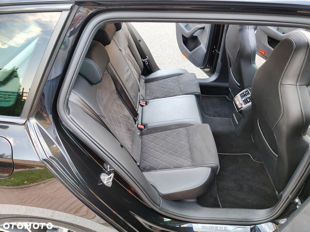 Skoda Superb 2.0 TDI DSG Sportline - 16