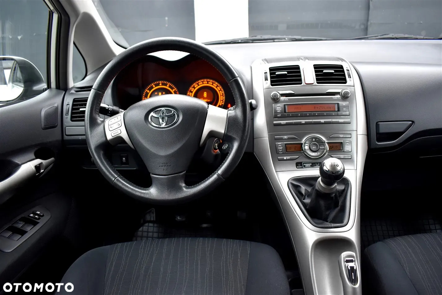 Toyota Auris 1.4 VVT-i Sol - 28