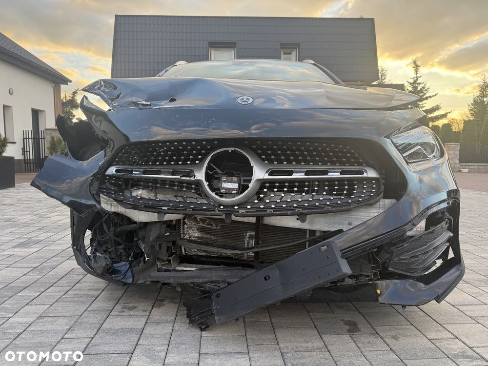 Mercedes-Benz GLA 200 7G-DCT Edition AMG Line - 3