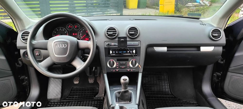 Audi A3 3-drzwiowe 1.6 Ambiente - 5