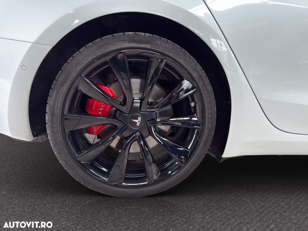 Tesla Model 3 - 20