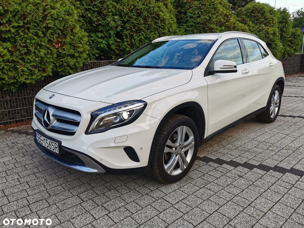 Mercedes-Benz GLA 200 7G-DCT Style - 4