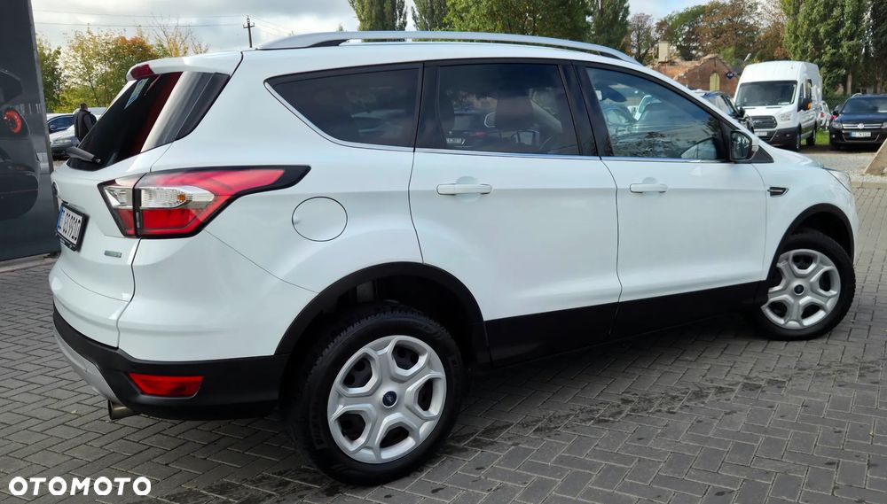 Ford Kuga 1.5 EcoBoost 2x4 Titanium - 16