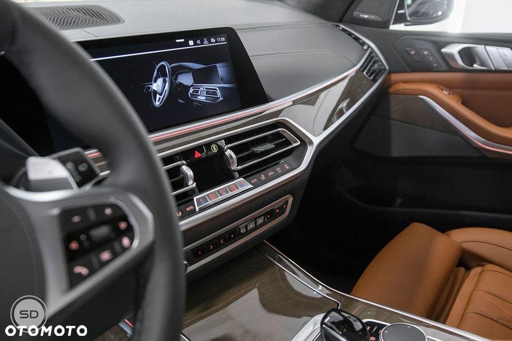 BMW X7 M50i sport - 25