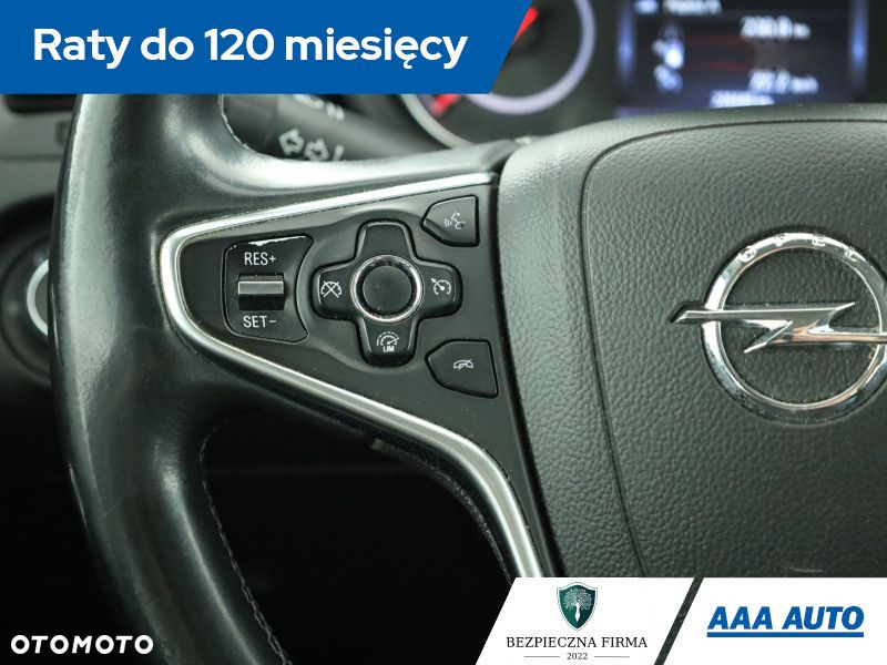 Opel Insignia - 15