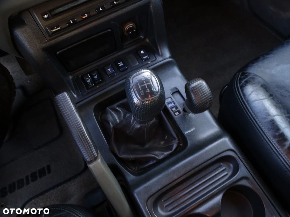 Mitsubishi Pajero 3.2 DID 7os - 9