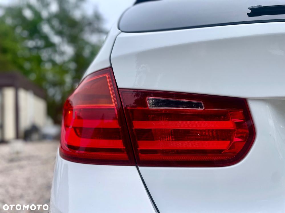BMW Seria 3 318d DPF Edition Sport - 37