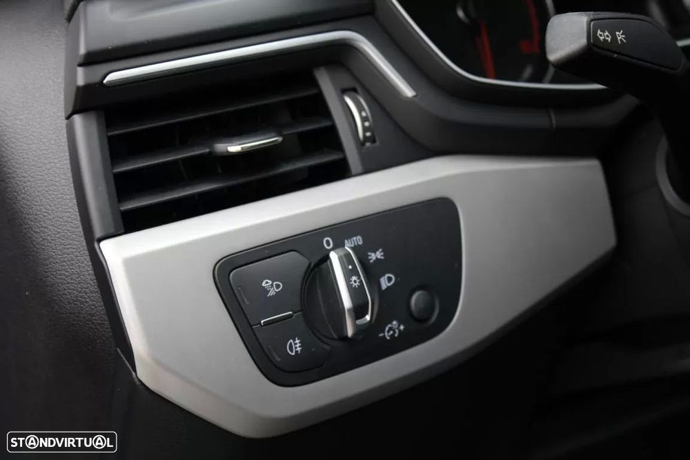 Audi A4 Avant 35 TDI Advanced S tronic - 19