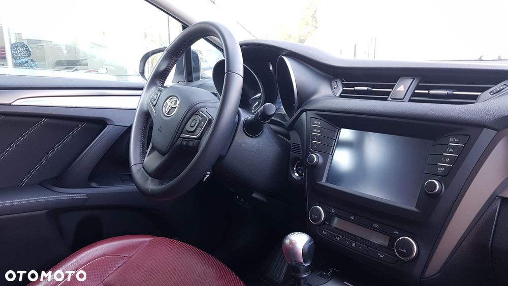 Toyota Avensis 2.0 D-4D Selection - 1