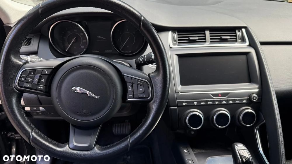 Jaguar E-Pace - 8
