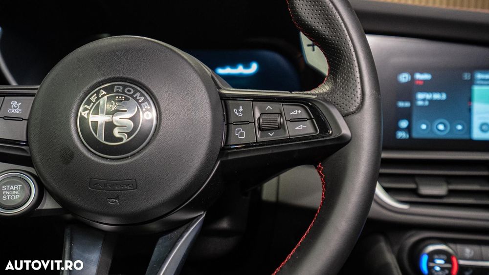 Alfa Romeo Giulia 2.0 Turbo 16V AT8-Q4 Competizione - 28
