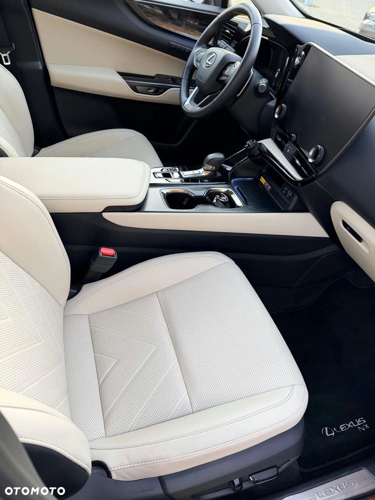 Lexus NX 350h Prestige AWD - 24