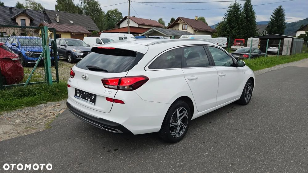 Hyundai i30 Kombi 1.5 T-GDI 48V-Hybrid Advantage - 11
