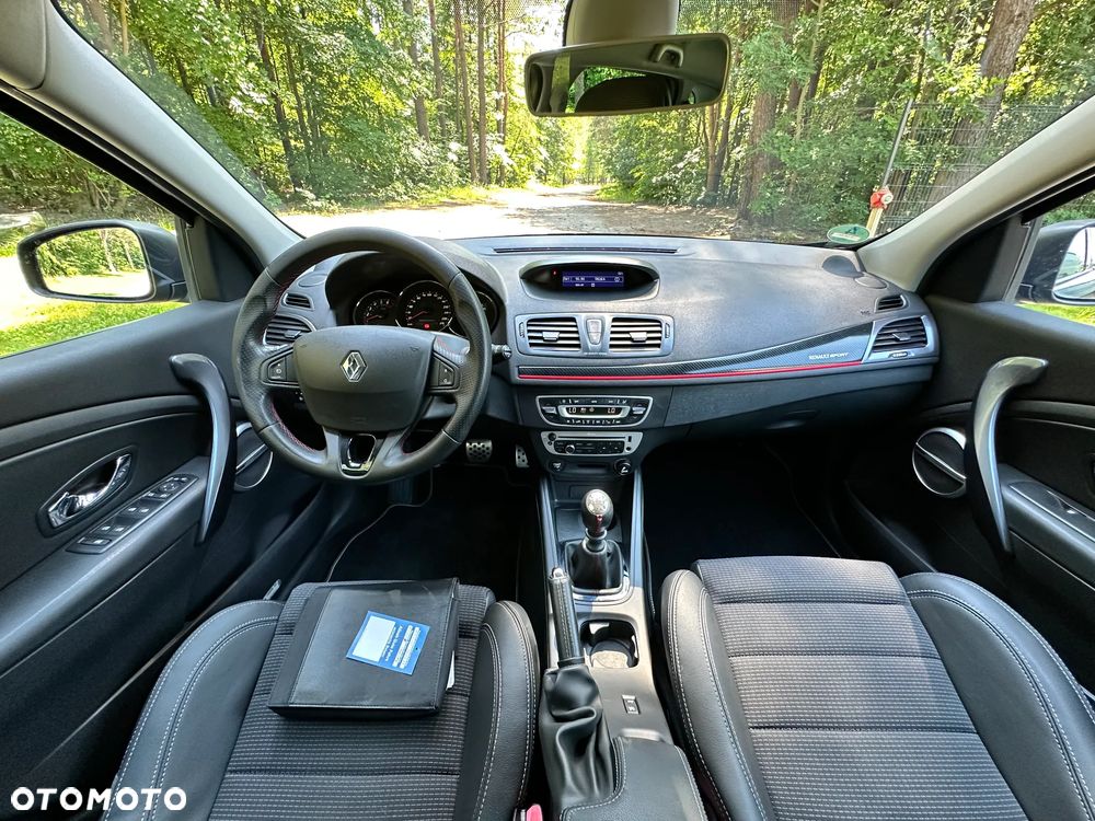 Renault Megane TCe 180 GT - 26