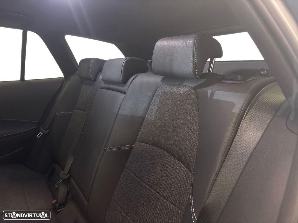 Toyota Corolla Touring Sports - 12
